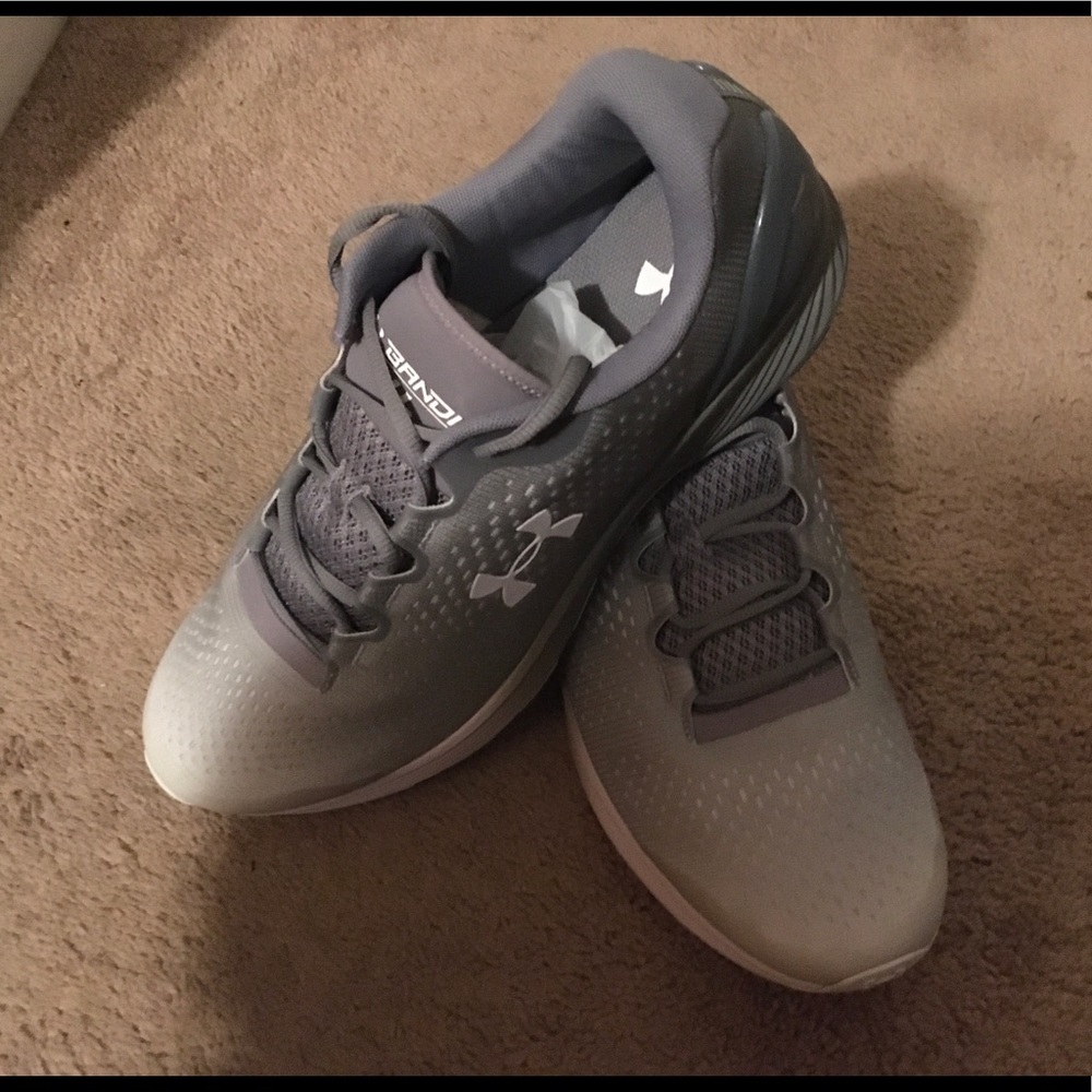 Under Armor Men’s Charged Bandit 4 Running shoes.